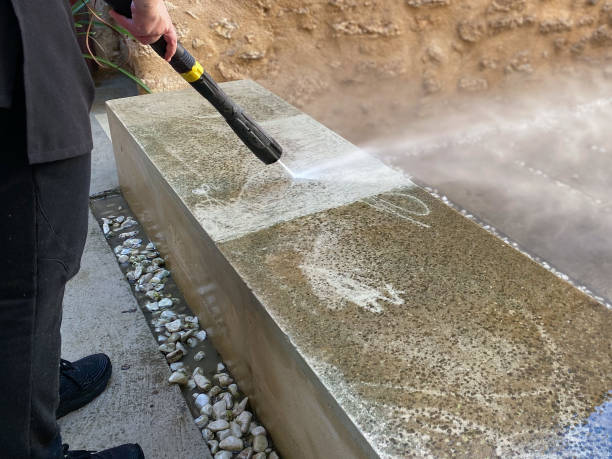 Best Commercial Pressure Washing  in Santa Clarita, CA